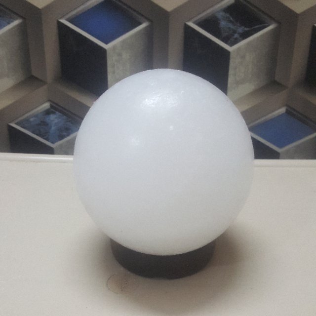 himalayan ball lamp (white)